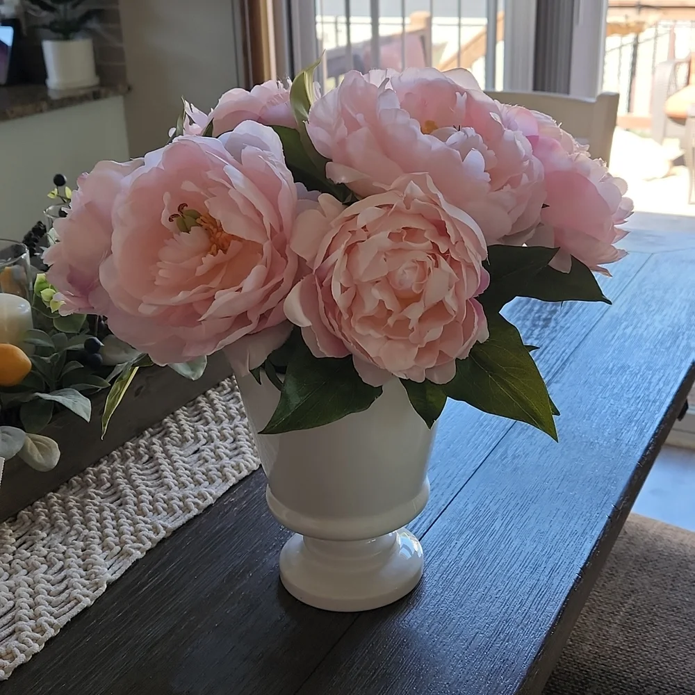 Faux Floral Arrangement - Picture 2 of 3